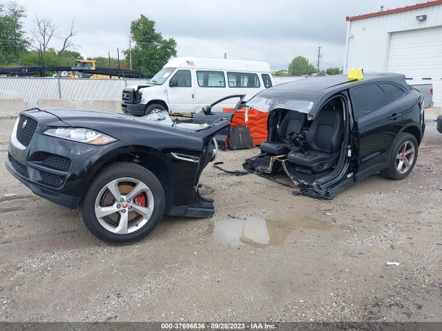 Jaguar F-pace 35t Premium 2017 SADCJ2BV0HA057727 Image 2
