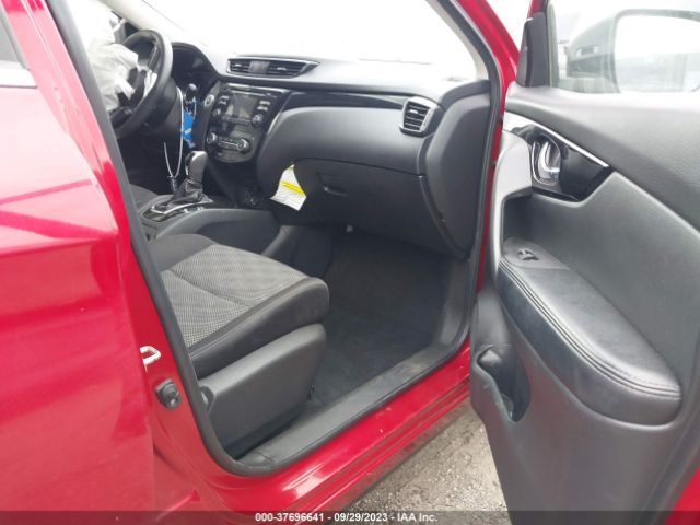JN1BJ1CPXJW194932 Nissan Rogue Sport Sv