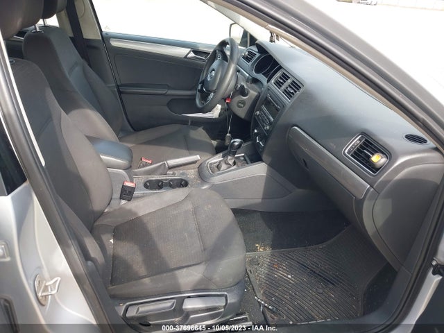 3VWD17AJ2FM293353 Volkswagen Jetta Sedan 1.8t Se