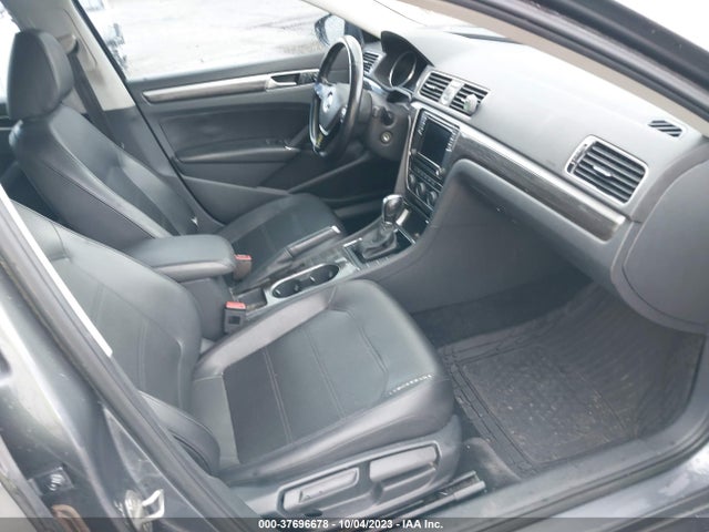 1VWBT7A3XGC009652 Volkswagen Passat 1.8t Se