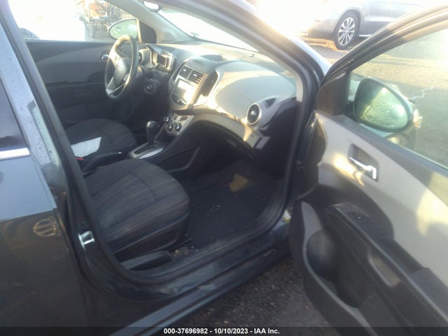 Chevrolet SONIC LT 2014 1G1JC5SB9E4223329 Image 5