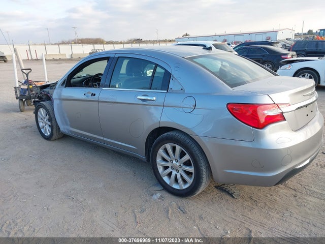 Chrysler 200 Limited 2014 1C3CCBCG1EN171718 Image 3