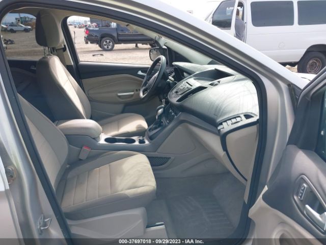 1FMCU0G73GUB08373 Ford ESCAPE SE