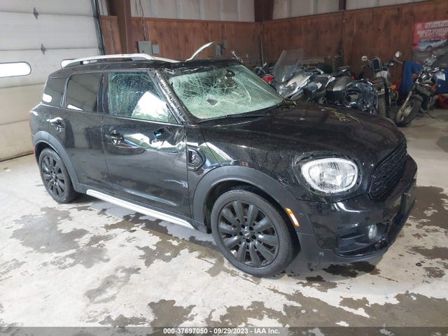 2018 MINI COUNTRYMAN WMZYT5C3XJ3D82599 Photo 0