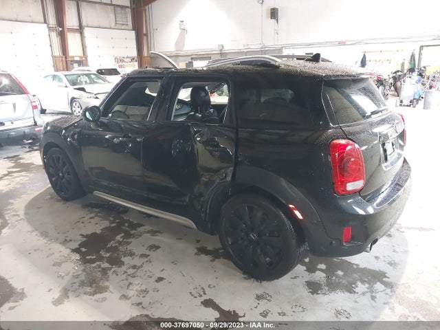 2018 MINI COUNTRYMAN WMZYT5C3XJ3D82599 Photo 2
