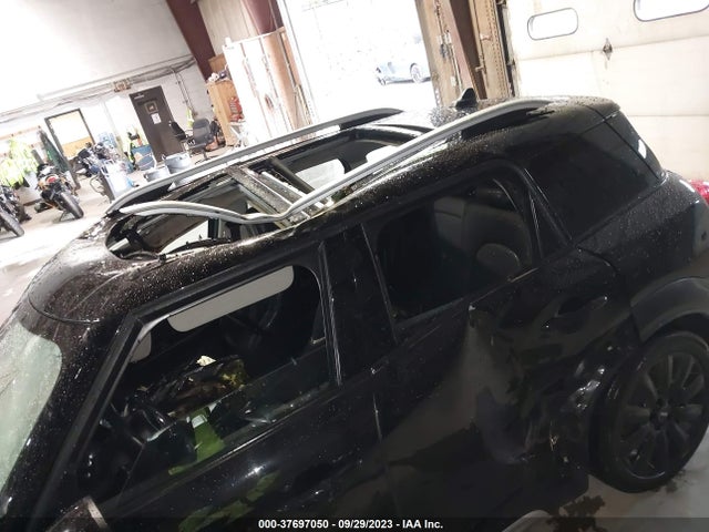 2018 MINI COUNTRYMAN WMZYT5C3XJ3D82599 Photo 5