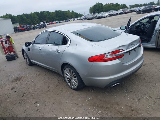 2012 JAGUAR XF SAJWA0HB7CLS22293 Photo 2