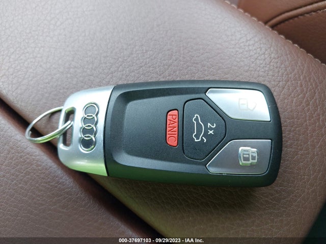 WA1LAAF75KD028855 Audi Q7 Premium Plus