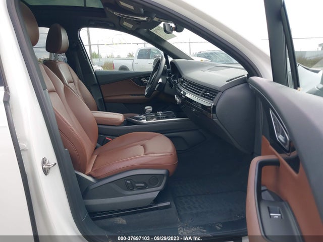 WA1LAAF75KD028855 Audi Q7 Premium Plus