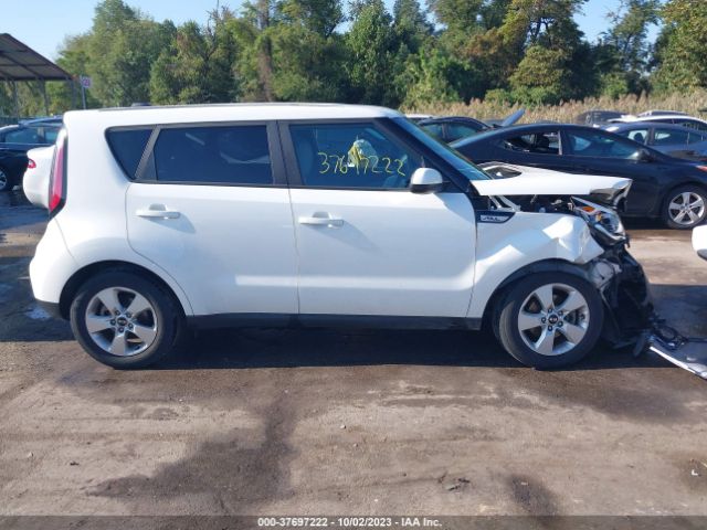 KNDJN2A22H7438099 KIA Soul Base