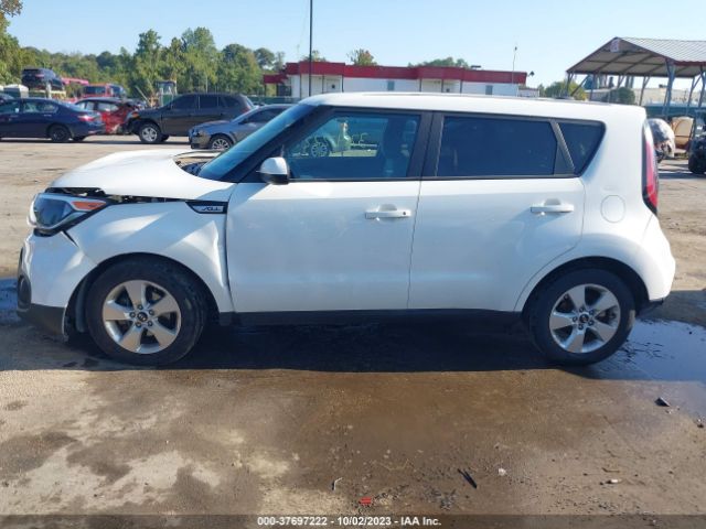 KNDJN2A22H7438099 KIA Soul Base