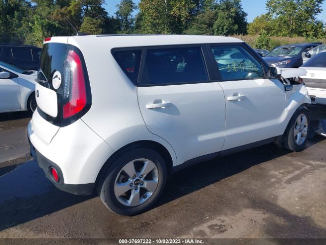 KNDJN2A22H7438099 KIA Soul Base