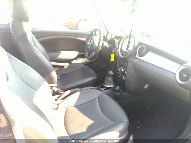 2012 MINI COOPER HARDTOP WMWSU3C57CT542136 Photo 4