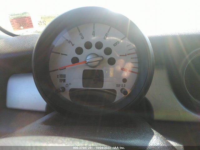 2012 MINI COOPER HARDTOP WMWSU3C57CT542136 Photo 6