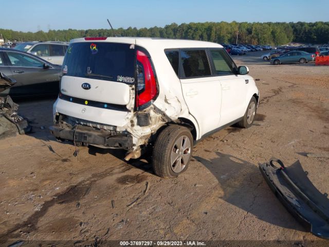 KNDJN2A27F7171409 KIA Soul Base