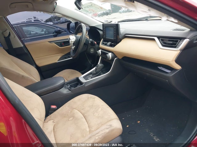Toyota RAV4 LE 2019 JTMH1RFV4KD502691 Image 5