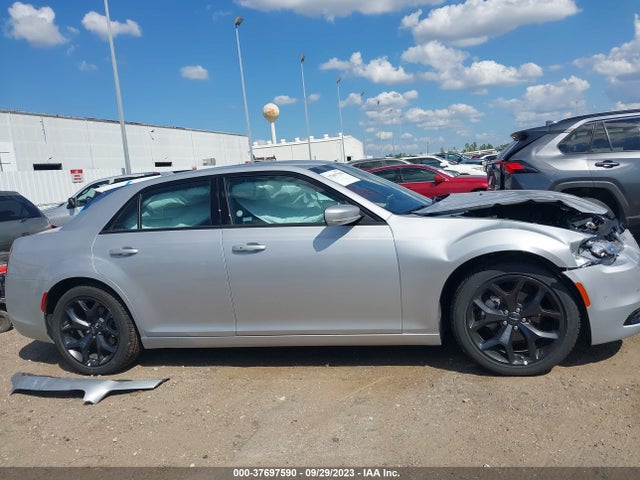 Chrysler 300 300s 2023 2C3CCABG9PH609117 Image 13