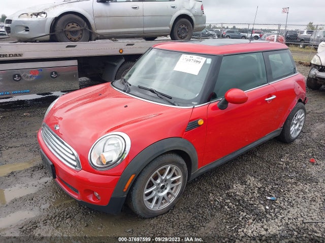 2008 MINI COOPER HARDTOP WMWMF33548TU67566 Photo 1