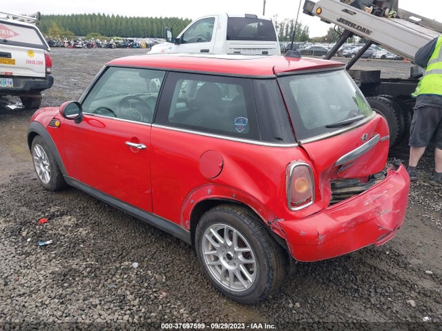 2008 MINI COOPER HARDTOP WMWMF33548TU67566 Photo 2