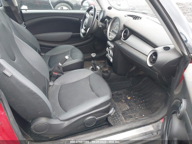 2008 MINI COOPER HARDTOP WMWMF33548TU67566 Photo 4