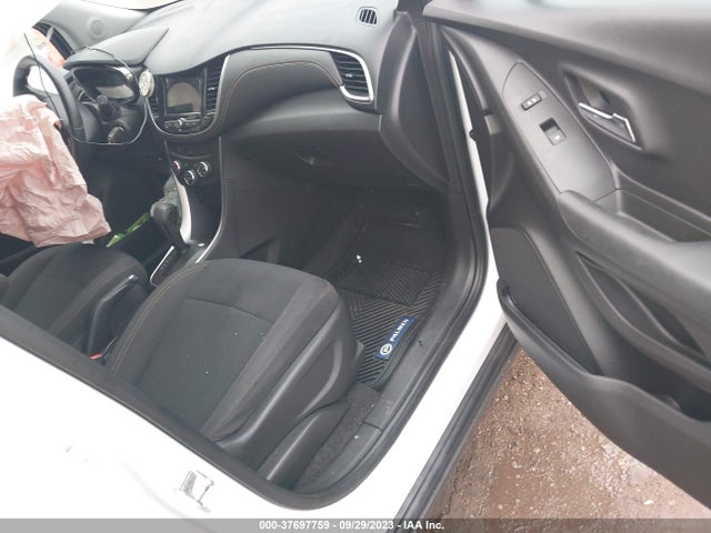 Chevrolet TRAX LS 2018 KL7CJKSB4JB623984 Image 5