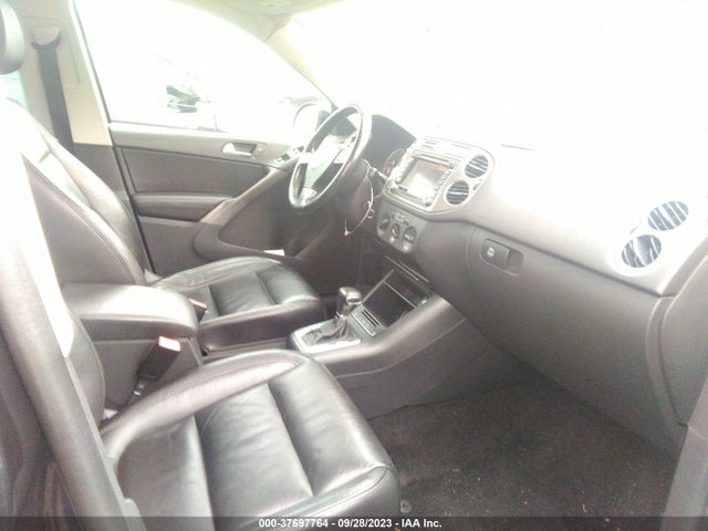 2010 VOLKSWAGEN TIGUAN SE W/LEATHER VIN: WVGAV7AX4AW508668