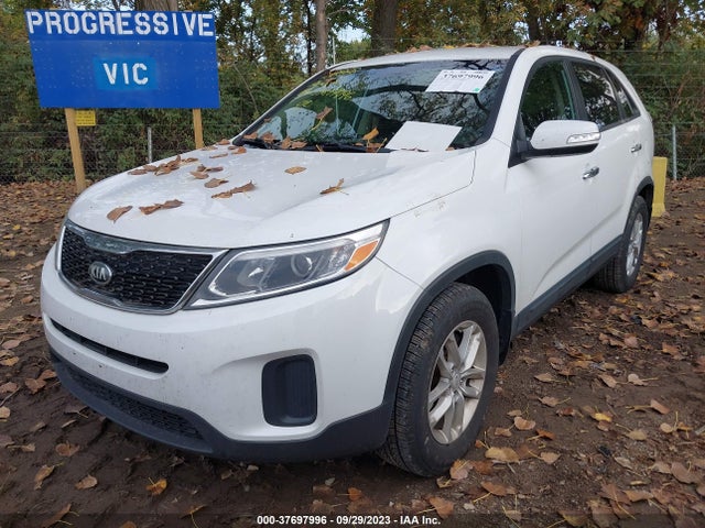 KIA SORENTO LX 2015 5XYKT3A65FG618695 Image 2