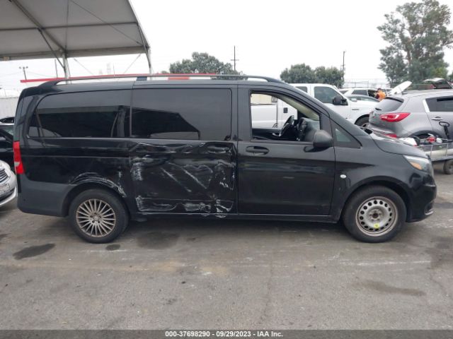 WD4PG2EE7H3317817 Mercedes-Benz METRIS PASSENGER VAN