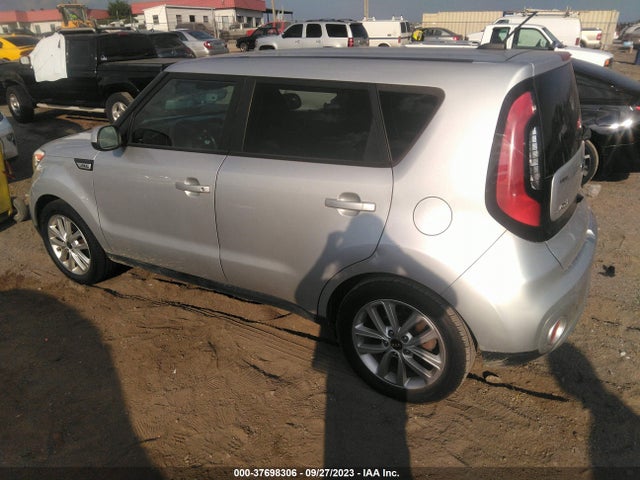 37698306 :رقم المزاد ، KNDJP3A57H7449559 vin ، 2017 Kia Soul + مزاد بيع