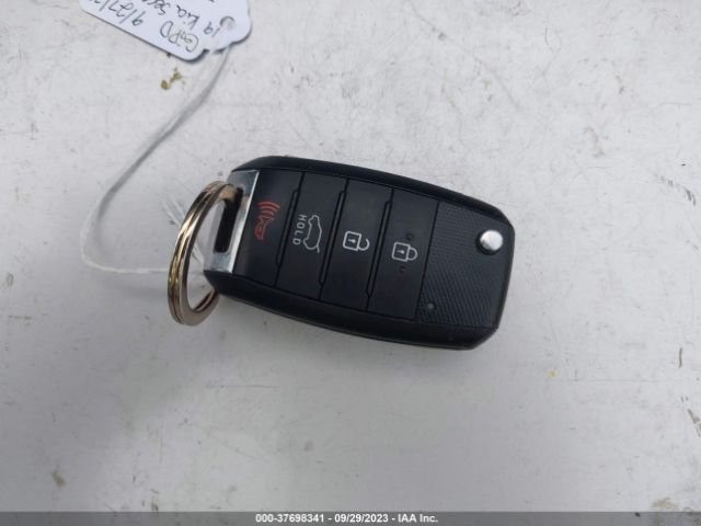 5XYPG4A3XKG576590 KIA SORENTO LX