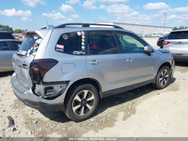 JF2SJADC4HH529921 Subaru Forester Premium