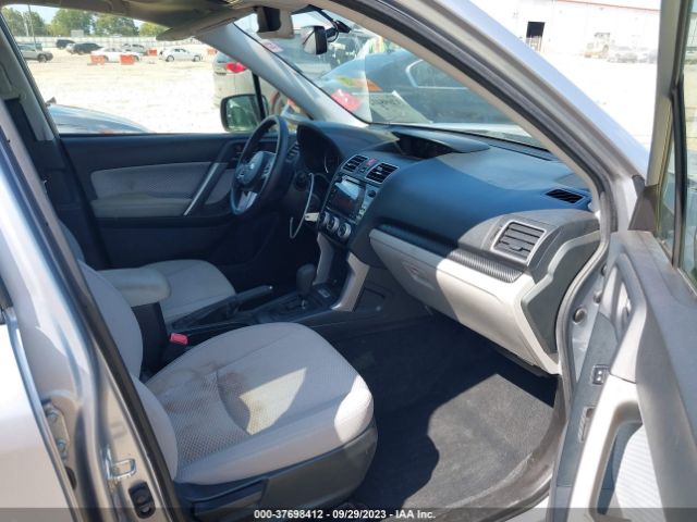 JF2SJADC4HH529921 Subaru Forester Premium