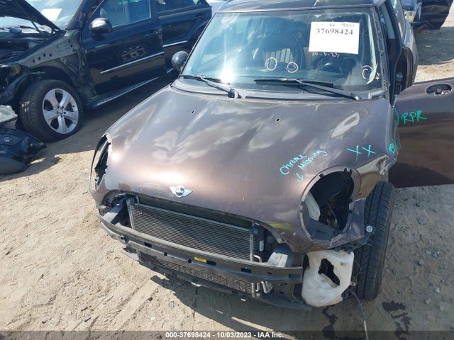 2009 MINI COOPER CLUBMAN WMWML33549TX50740 Photo 5