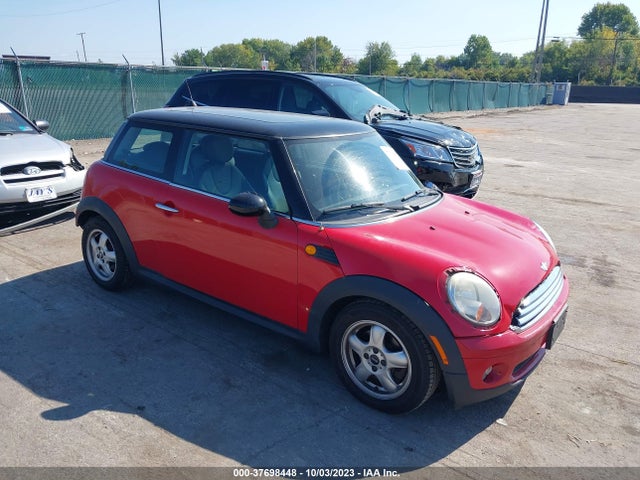 2009 MINI COOPER HARDTOP WMWMF33589TT69951 Photo 0