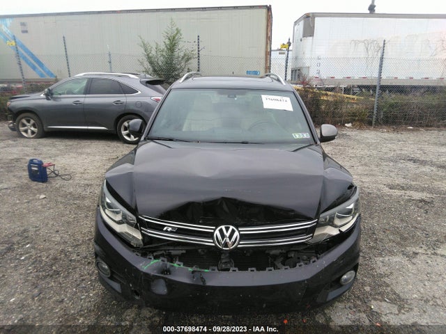 WVGBV7AX8FW109208 Volkswagen Tiguan R-line