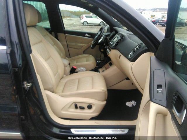 WVGBV7AX8FW109208 Volkswagen Tiguan R-line