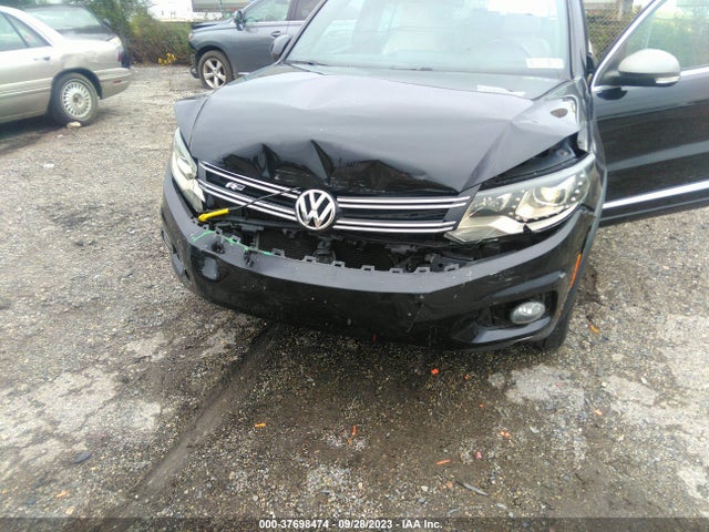 WVGBV7AX8FW109208 Volkswagen Tiguan R-line