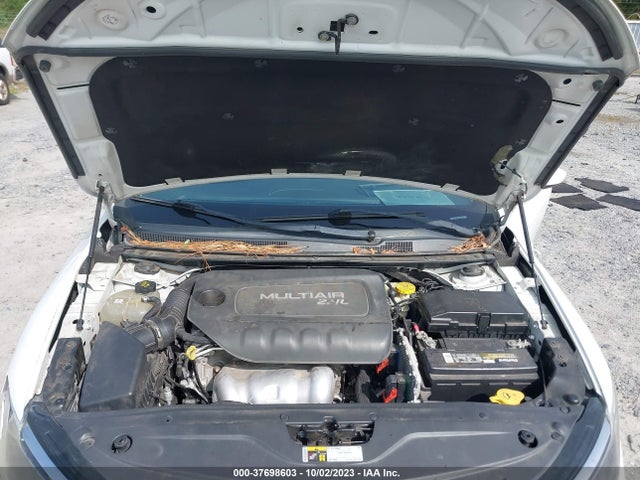Chrysler 200 Limited 2015 1C3CCCAB1FN599111 Image 10