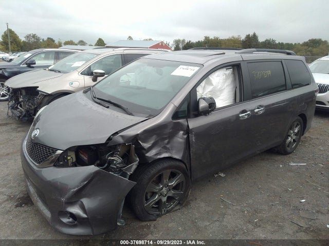 2017 TOYOTA SIENNA SE VIN: 5TDXZ3DC2HS831910