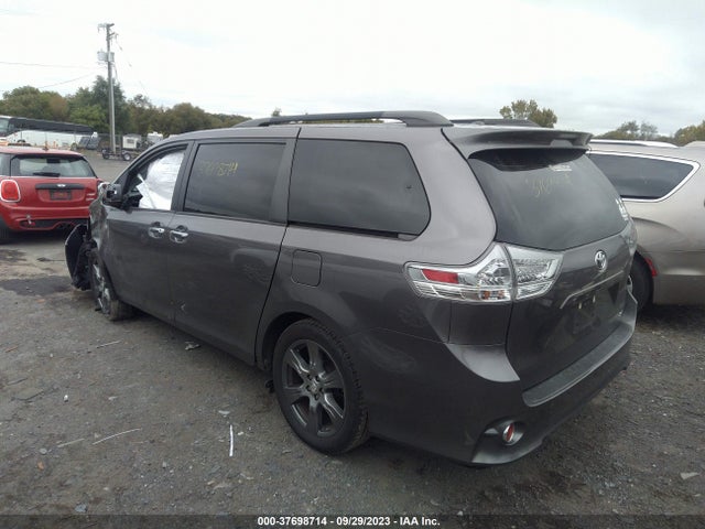 2017 TOYOTA SIENNA SE VIN: 5TDXZ3DC2HS831910