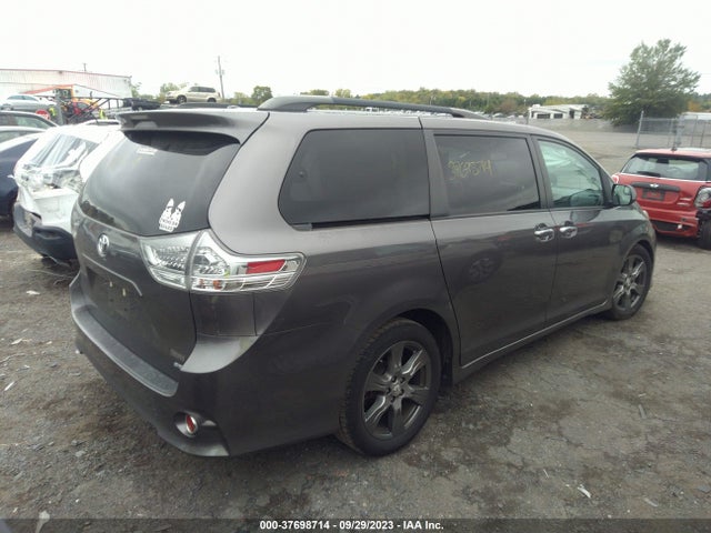 2017 TOYOTA SIENNA SE VIN: 5TDXZ3DC2HS831910