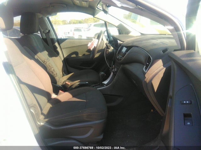 Chevrolet TRAX LS 2020 KL7CJKSBXLB088176 Image 5
