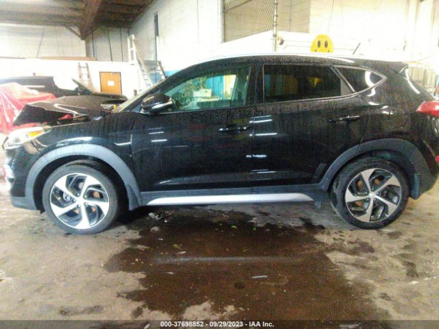 KM8J3CA25HU280012 Hyundai Tucson Sport