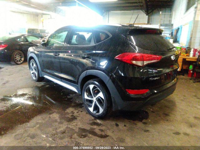 KM8J3CA25HU280012 Hyundai Tucson Sport