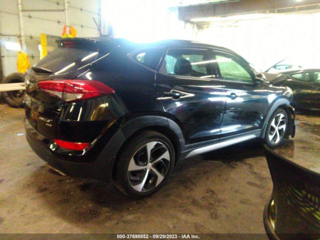 KM8J3CA25HU280012 Hyundai Tucson Sport