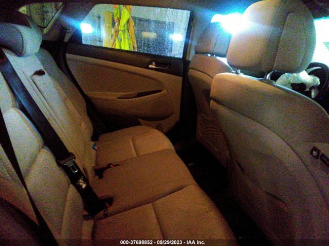KM8J3CA25HU280012 Hyundai Tucson Sport