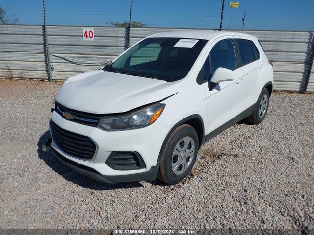 Chevrolet TRAX LS 2017 3GNCJKSB9HL158735 Image 2