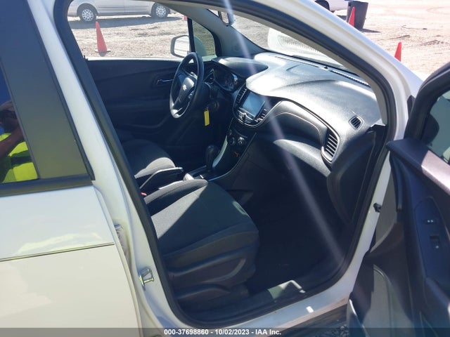 Chevrolet TRAX LS 2017 3GNCJKSB9HL158735 Image 5