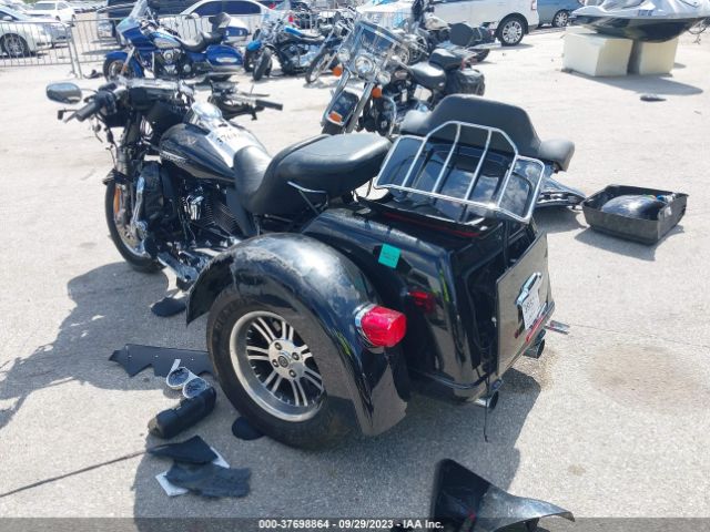 2019 HARLEY-DAVIDSON FLHTCUTG 1HD1MAF17KB850809 Photo 2