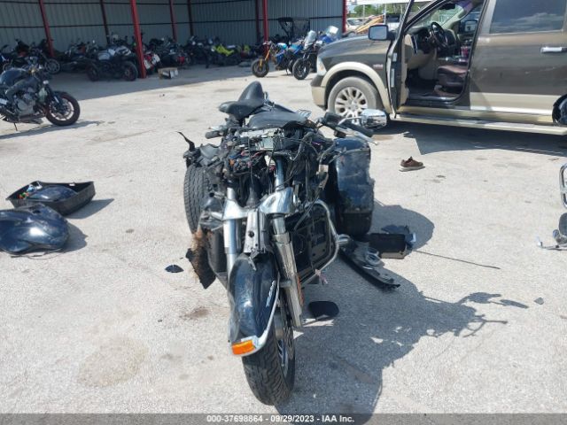 2019 HARLEY-DAVIDSON FLHTCUTG 1HD1MAF17KB850809 Photo 4